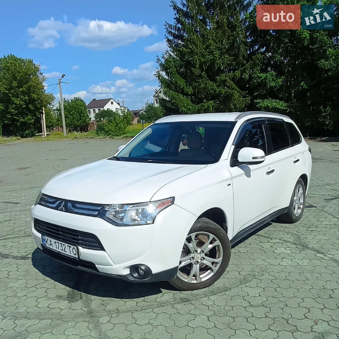 2013 Mitsubishi Outlander - фото 1