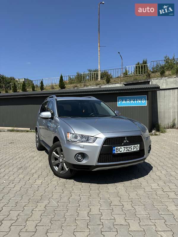 Mitsubishi Outlander 2010