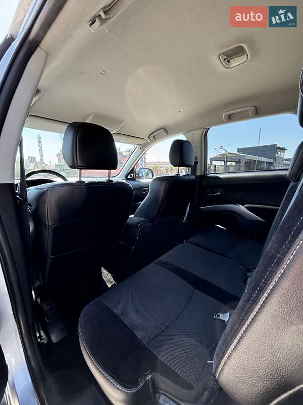 Внедорожник / Кроссовер Mitsubishi Outlander 2010 в Дрогобыче