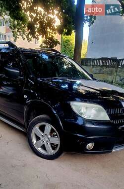 Внедорожник / Кроссовер Mitsubishi Outlander 2006 в Киеве