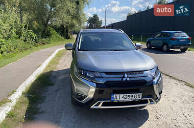 Внедорожник / Кроссовер Mitsubishi Outlander 2019 в Киеве