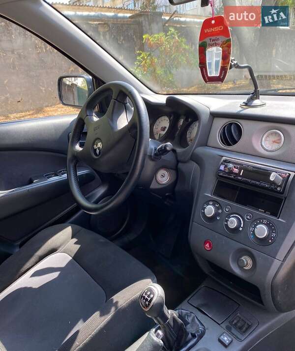 Внедорожник / Кроссовер Mitsubishi Outlander 2008 в Николаеве