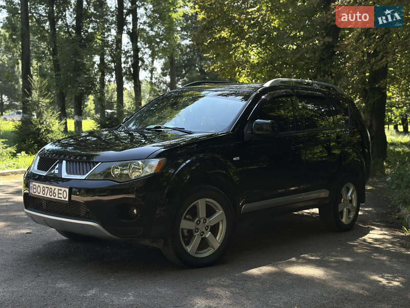 Внедорожник / Кроссовер Mitsubishi Outlander 2008 в 
