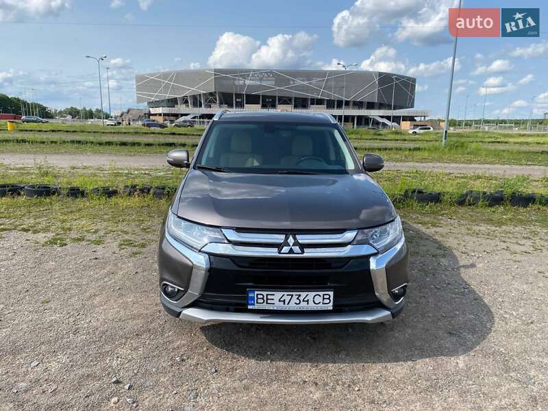 Mitsubishi Outlander 2016