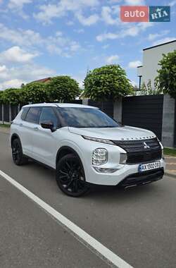 Внедорожник / Кроссовер Mitsubishi Outlander 2022 в Киеве