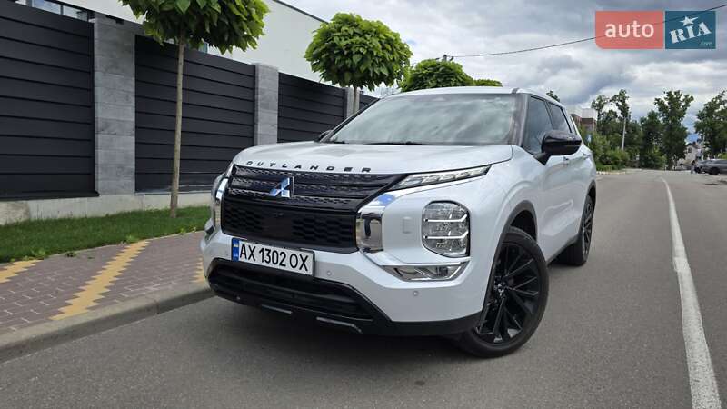 Внедорожник / Кроссовер Mitsubishi Outlander 2022 в Киеве