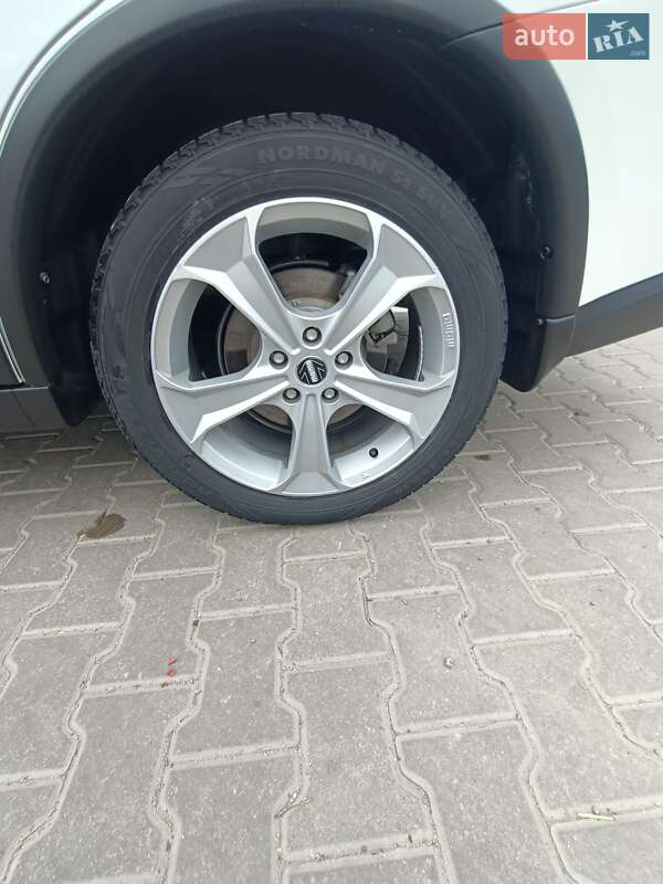 Позашляховик / Кросовер Mitsubishi Outlander 2021 в Житомирі