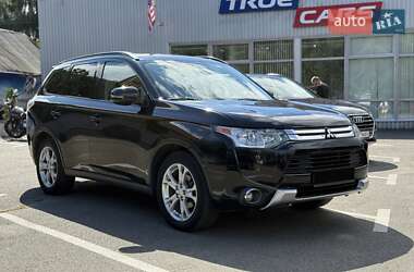 Позашляховик / Кросовер Mitsubishi Outlander 2014 в Києві