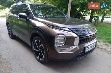 Внедорожник / Кроссовер Mitsubishi Outlander 2022 в Черкассах