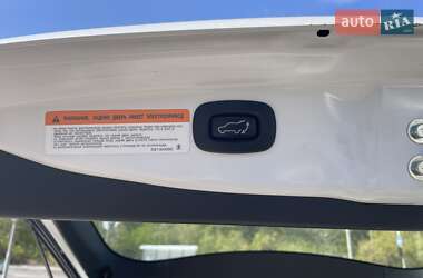 Внедорожник / Кроссовер Mitsubishi Outlander 2014 в 