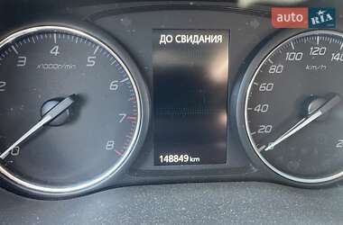 Внедорожник / Кроссовер Mitsubishi Outlander 2014 в 