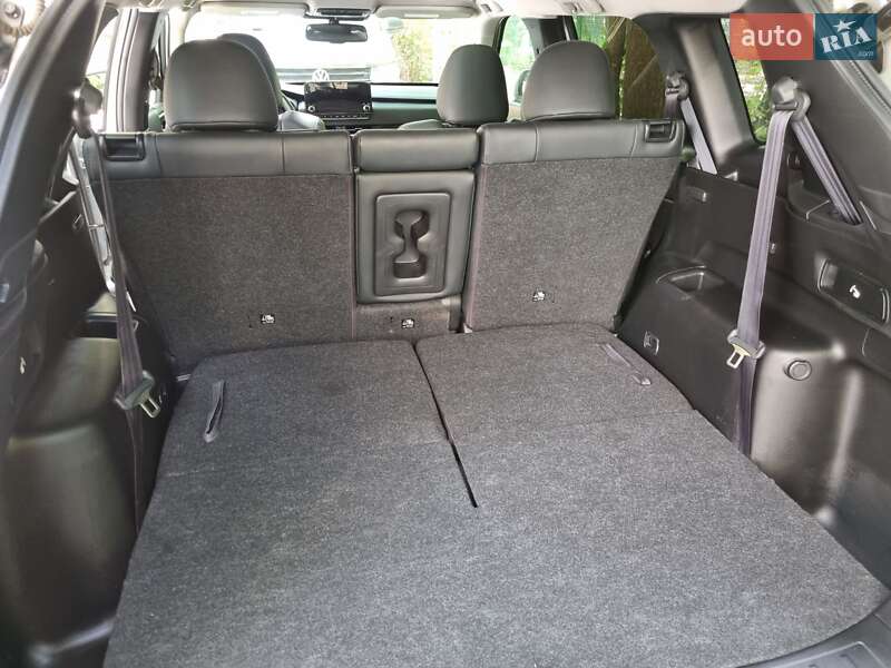 Позашляховик / Кросовер Mitsubishi Outlander 2024 в Києві