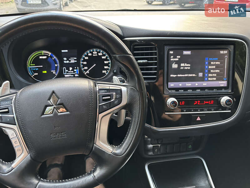 Внедорожник / Кроссовер Mitsubishi Outlander 2020 в Ровно