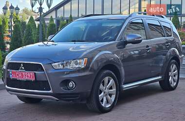 Внедорожник / Кроссовер Mitsubishi Outlander 2011 в Стрые
