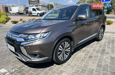 Внедорожник / Кроссовер Mitsubishi Outlander 2019 в Днепре