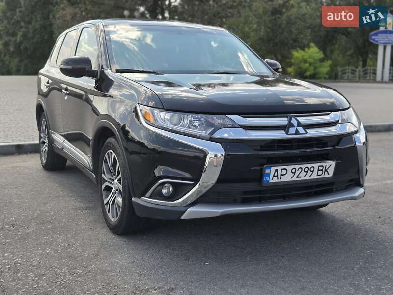 Позашляховик / Кросовер Mitsubishi Outlander 2017 в Запоріжжі