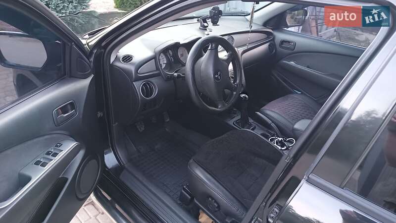 Внедорожник / Кроссовер Mitsubishi Outlander 2003 в Яворове