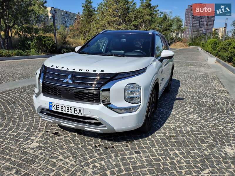 Позашляховик / Кросовер Mitsubishi Outlander 2022 в Дніпрі