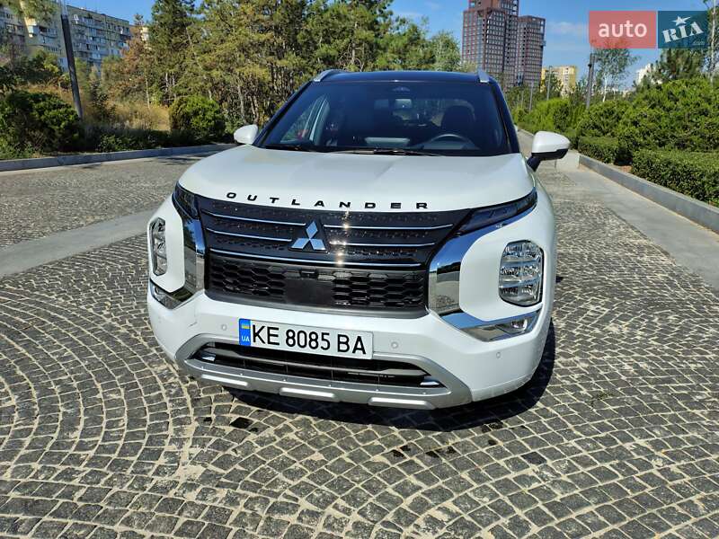Позашляховик / Кросовер Mitsubishi Outlander 2022 в Дніпрі