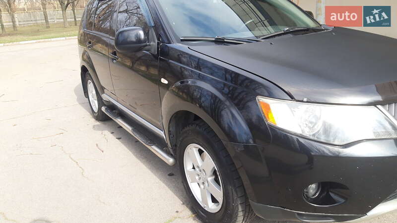 Внедорожник / Кроссовер Mitsubishi Outlander 2008 в Запорожье