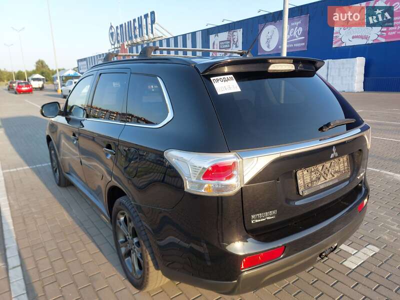 Позашляховик / Кросовер Mitsubishi Outlander 2012 в Нетішині
