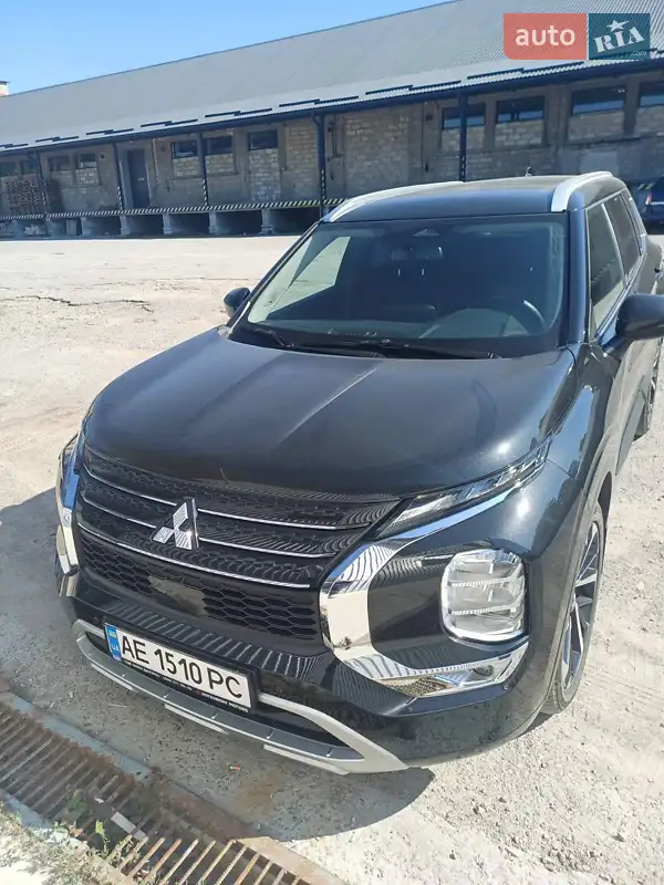 Mitsubishi Outlander 2024