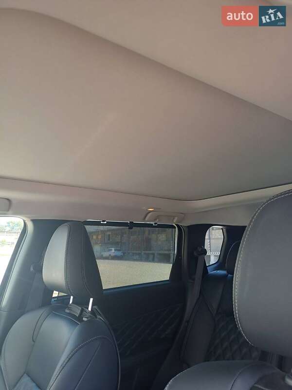 Позашляховик / Кросовер Mitsubishi Outlander 2024 в Тернополі