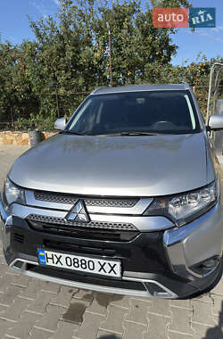 Внедорожник / Кроссовер Mitsubishi Outlander 2019 в Каменец-Подольском