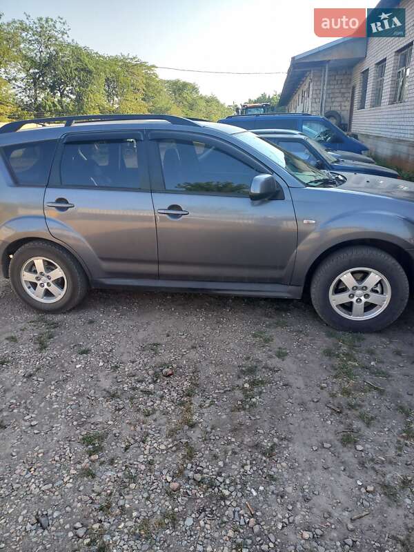Позашляховик / Кросовер Mitsubishi Outlander 2010 в Харкові фото 3 Позашляховик / Кросовер Mitsubishi Outlander 2010 в Харкові