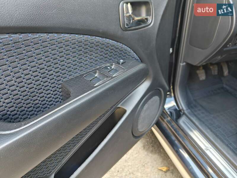 Позашляховик / Кросовер Mitsubishi Outlander 2007 в Черкасах