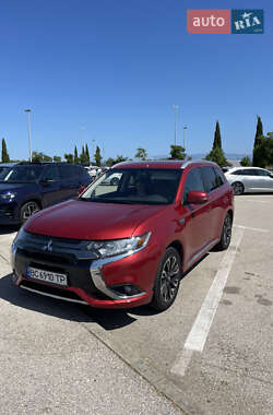 Внедорожник / Кроссовер Mitsubishi Outlander 2018 в Львове