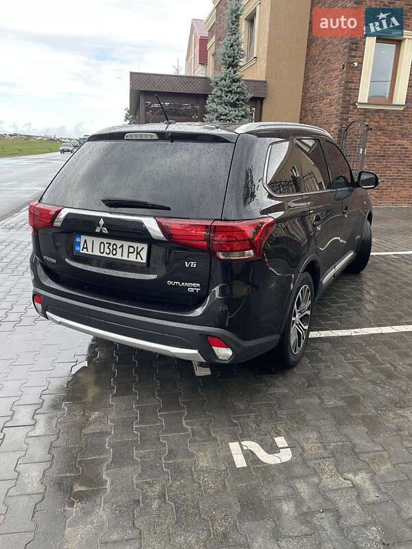 Внедорожник / Кроссовер Mitsubishi Outlander 2015 в Софиевской Борщаговке