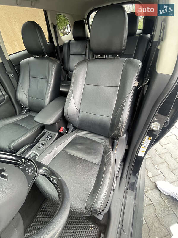 Внедорожник / Кроссовер Mitsubishi Outlander 2015 в Софиевской Борщаговке
