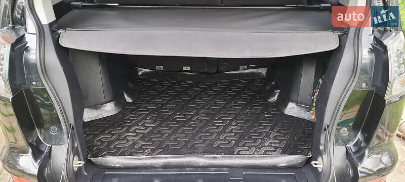 Позашляховик / Кросовер Mitsubishi Outlander 2011 в Львові фото 4 Позашляховик / Кросовер Mitsubishi Outlander 2011 в Львові