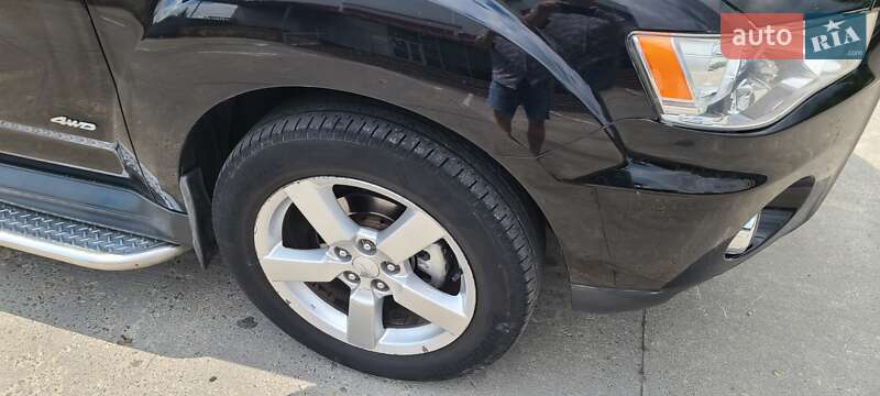 Позашляховик / Кросовер Mitsubishi Outlander 2011 в Львові фото 21 Позашляховик / Кросовер Mitsubishi Outlander 2011 в Львові