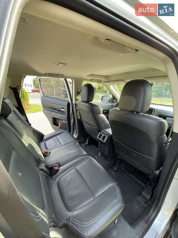 Позашляховик / Кросовер Mitsubishi Outlander 2018 в Львові