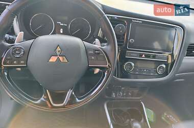 Позашляховик / Кросовер Mitsubishi Outlander 2018 в Львові