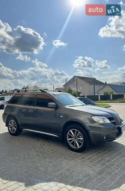 Внедорожник / Кроссовер Mitsubishi Outlander 2006 в 