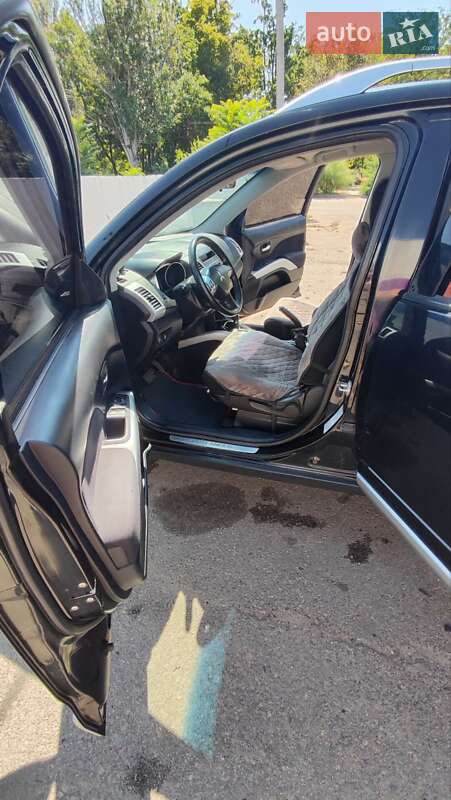 Внедорожник / Кроссовер Mitsubishi Outlander 2008 в Николаеве