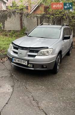 Внедорожник / Кроссовер Mitsubishi Outlander 2005 в 