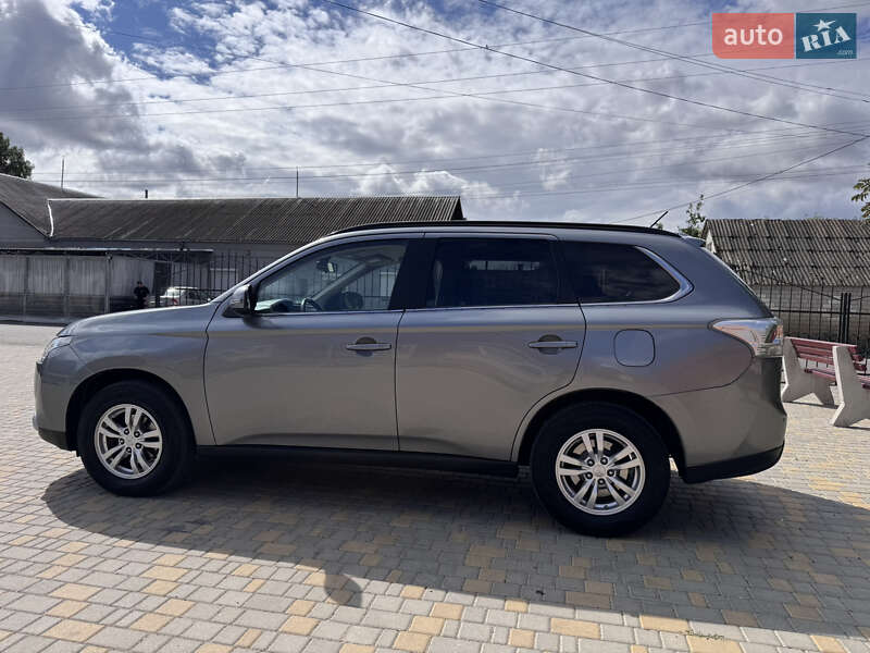 Внедорожник / Кроссовер Mitsubishi Outlander 2013 в Кодыме