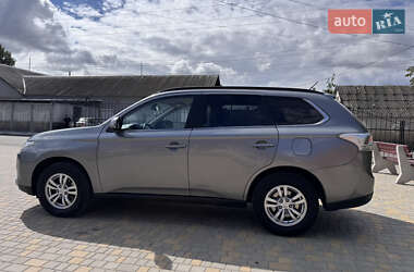 Внедорожник / Кроссовер Mitsubishi Outlander 2013 в 