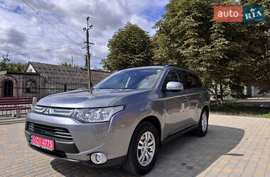 Внедорожник / Кроссовер Mitsubishi Outlander 2013 в 