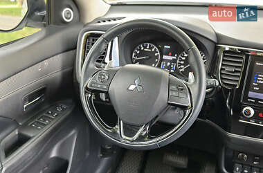 Внедорожник / Кроссовер Mitsubishi Outlander 2021 в 
