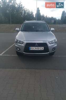 Позашляховик / Кросовер Mitsubishi Outlander 2012 в Києві