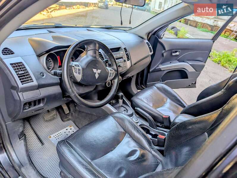 Позашляховик / Кросовер Mitsubishi Outlander 2007 в Києві