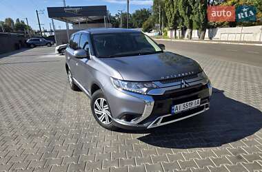 Внедорожник / Кроссовер Mitsubishi Outlander 2019 в 