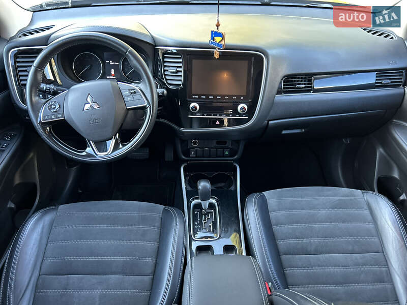 Позашляховик / Кросовер Mitsubishi Outlander 2019 в Харкові
