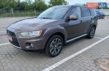Позашляховик / Кросовер Mitsubishi Outlander 2011 в Дубні
