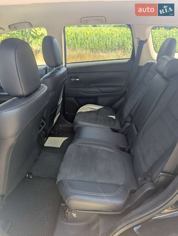 Внедорожник / Кроссовер Mitsubishi Outlander 2019 в Александрие